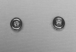 CHATONES PEQUEÑOS DE BRILLANTES EN ORO BLANCO